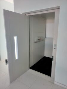 Plataforma elevatória AC08